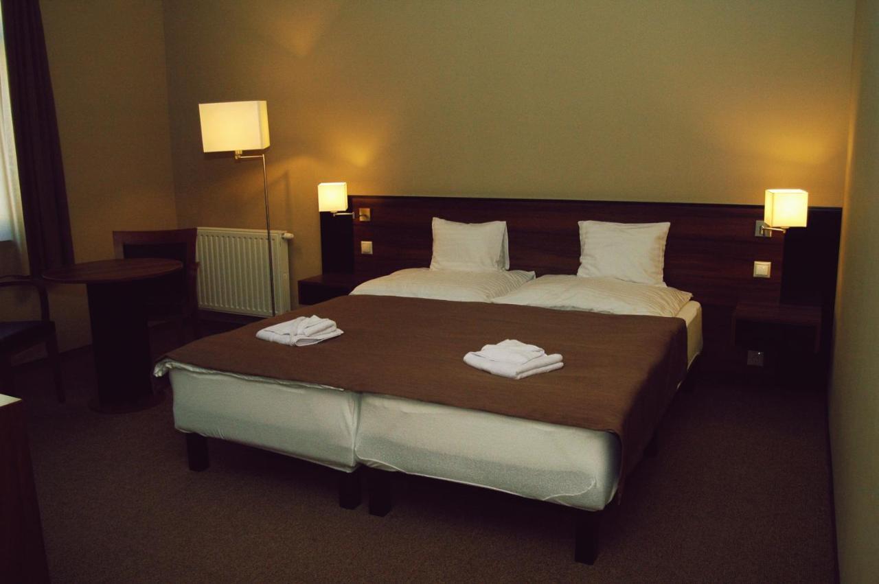 Fiaker Panzio Bed and Breakfast Zalaszentgrót Eksteriør billede